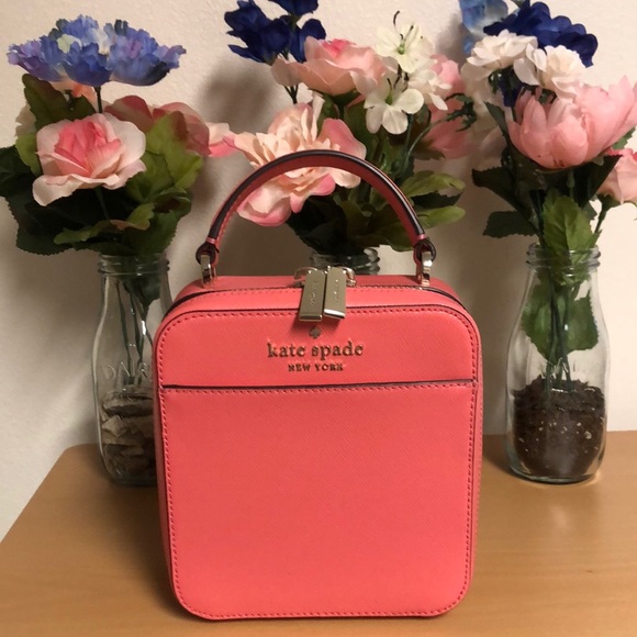 kate spade Handbags - NWT Kate Spade Daisy Vanity Crossbody, Garden Pink
